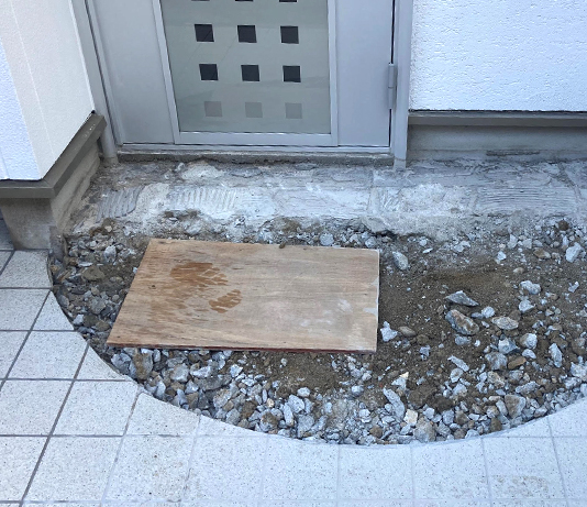 西宮市W様邸・既存ポーチ撤去